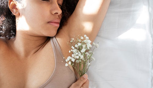 ¿Por qué cambia el olor corporal de una mujer?